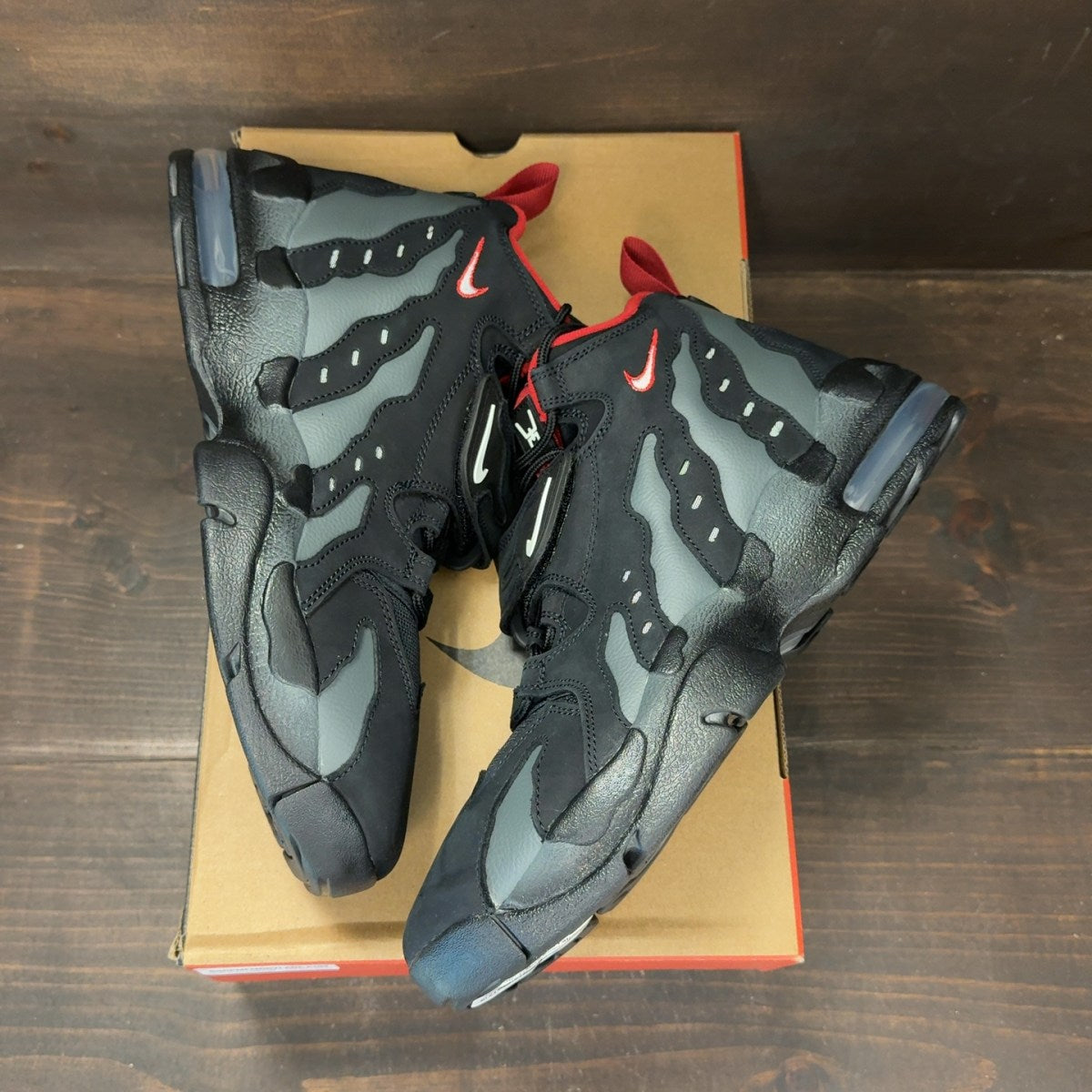 Nike Air DT Max '96 Falcons - Image 2