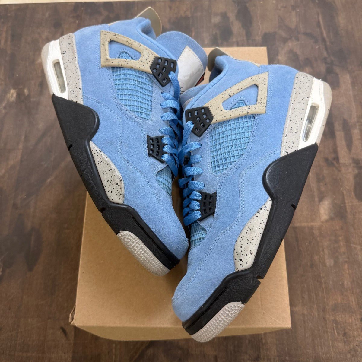 Jordan 4 Retro University Blue Size 10.5 (Pre-Owned) - Image 1