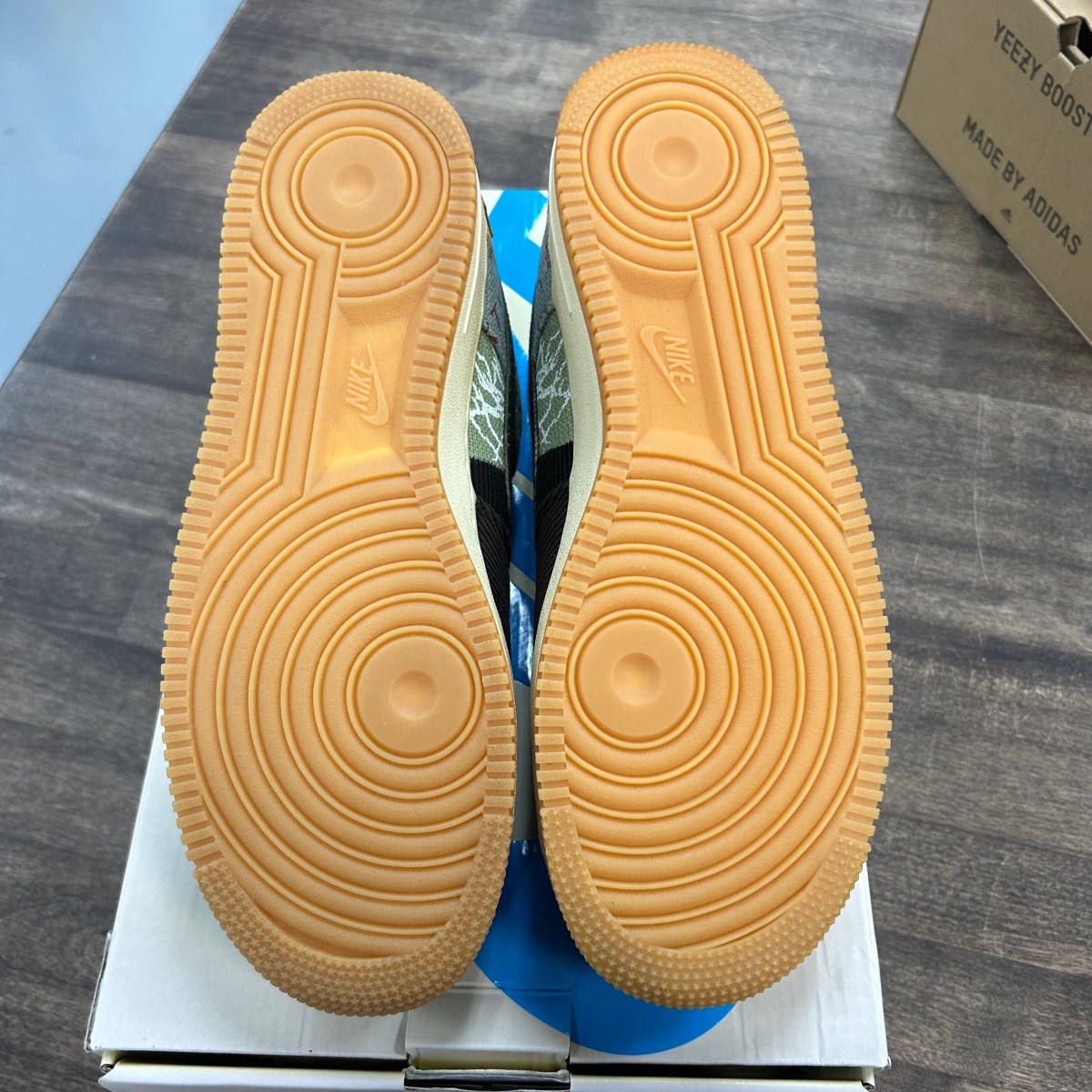 Nike Air Force 1 Low Travis Scott Cactus Jack - Image 5