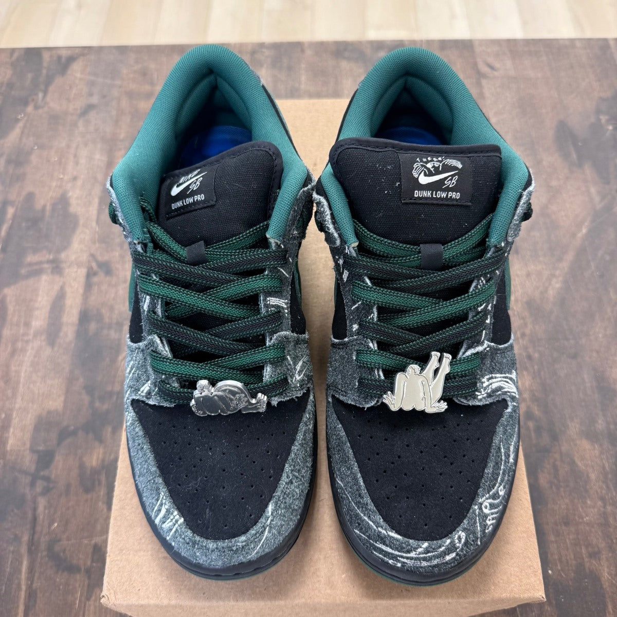 Nike SB Dunk Low There Skateboards Size 9.5 (Pre-Owned) - Image 4