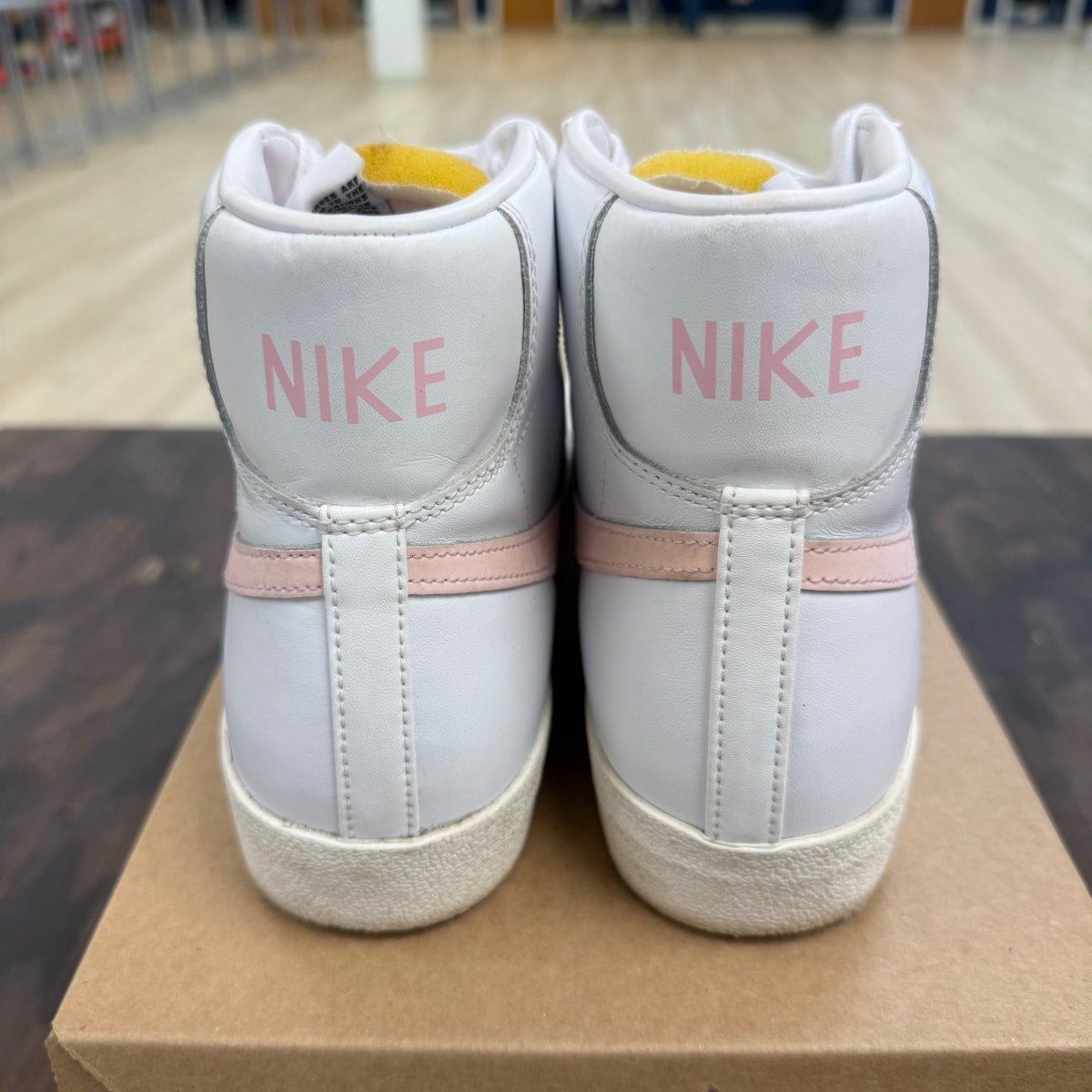 Nike Blazer Mid 77 White Pink Foam Size 11 (Pre-Owned) - Image 5