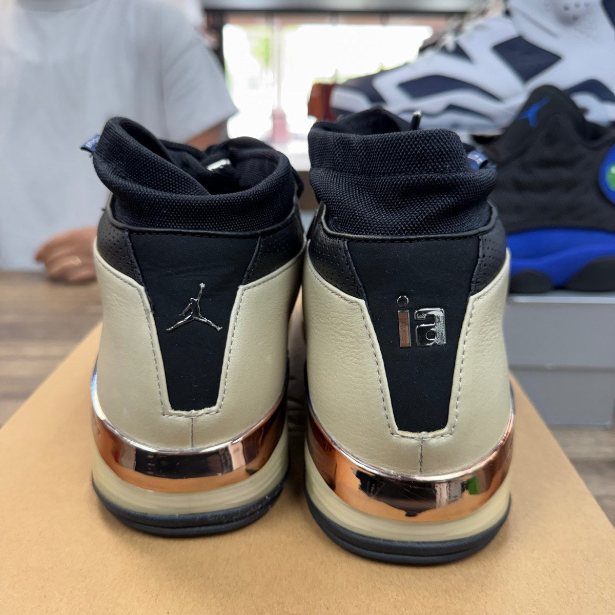 Jordan 17 Retro Low SP Infinite Archives - Image 4