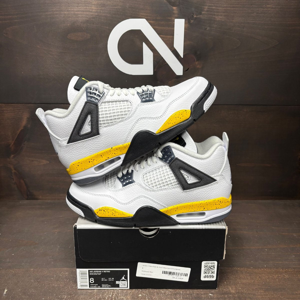 Jordan 4 Retro Rare Air Tour Yellow Size 8 (Pre-Owned) - front