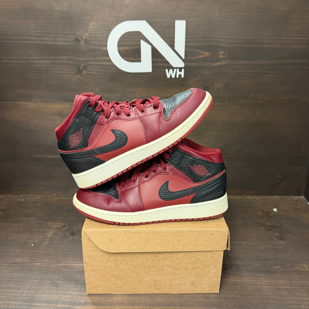 Jordan 1 Mid Team Red Black White (GS) Size 5.5Y (Pre-Owned) - Image 1
