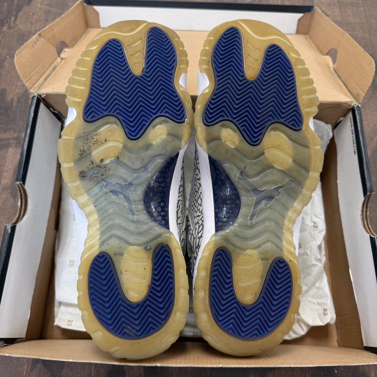 Jordan 11 Retro Low IE Cobalt (2015) - Image 5