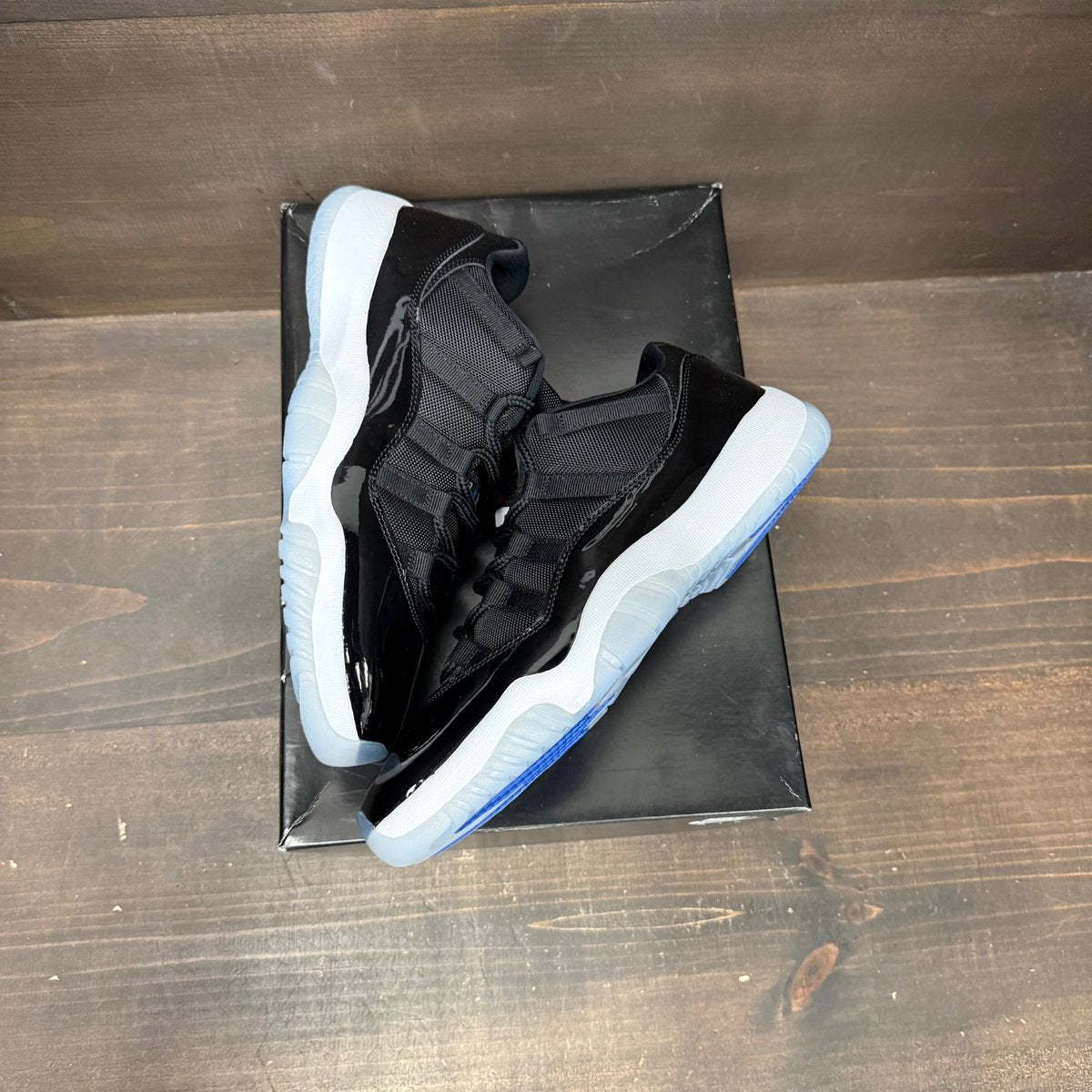 Jordan 11 Retro Low Space Jam Size 9.5 (Pre-Owned) - tag
