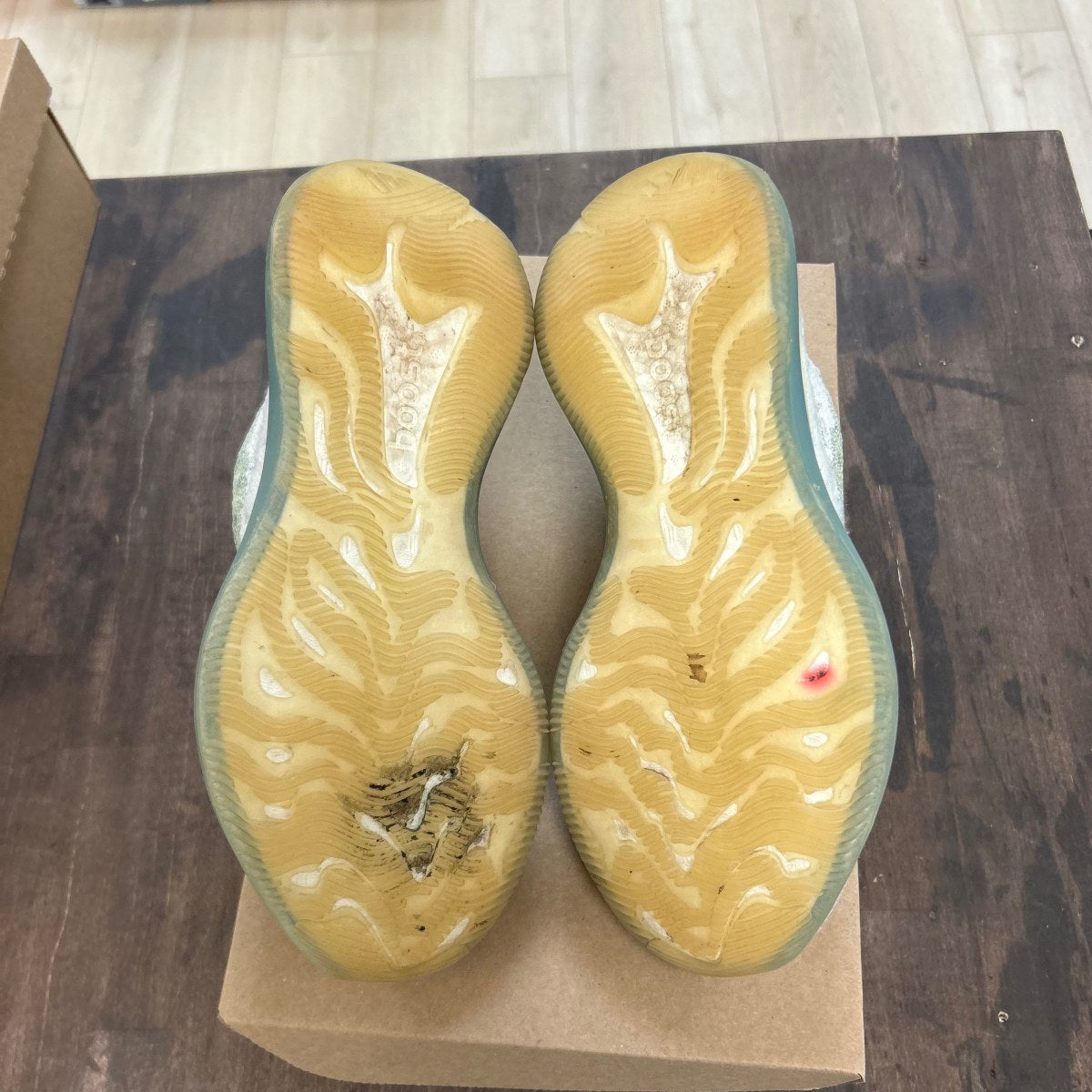 adidas Yeezy Boost 380 Alien Blue Size 9 (Pre-Owned) - Image 5