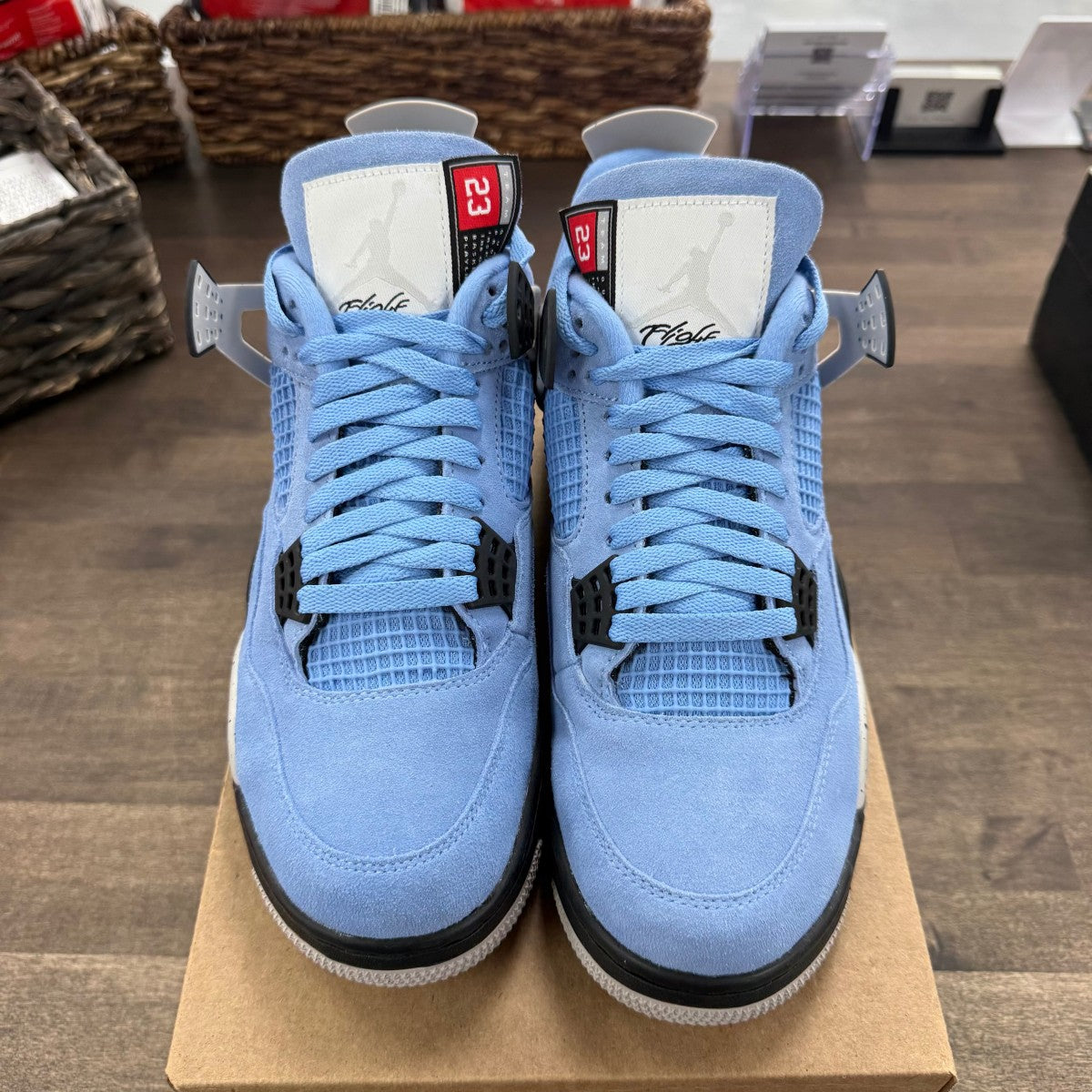 Jordan 4 Retro University Blue Size 10 (Pre-Owned) - Image 2