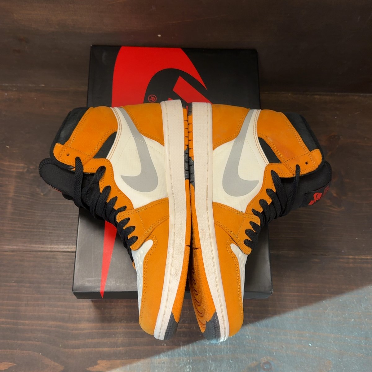 Jordan 1 Retro High Element Gore-Tex Light Curry Size 9 (Pre-Owned) - aux