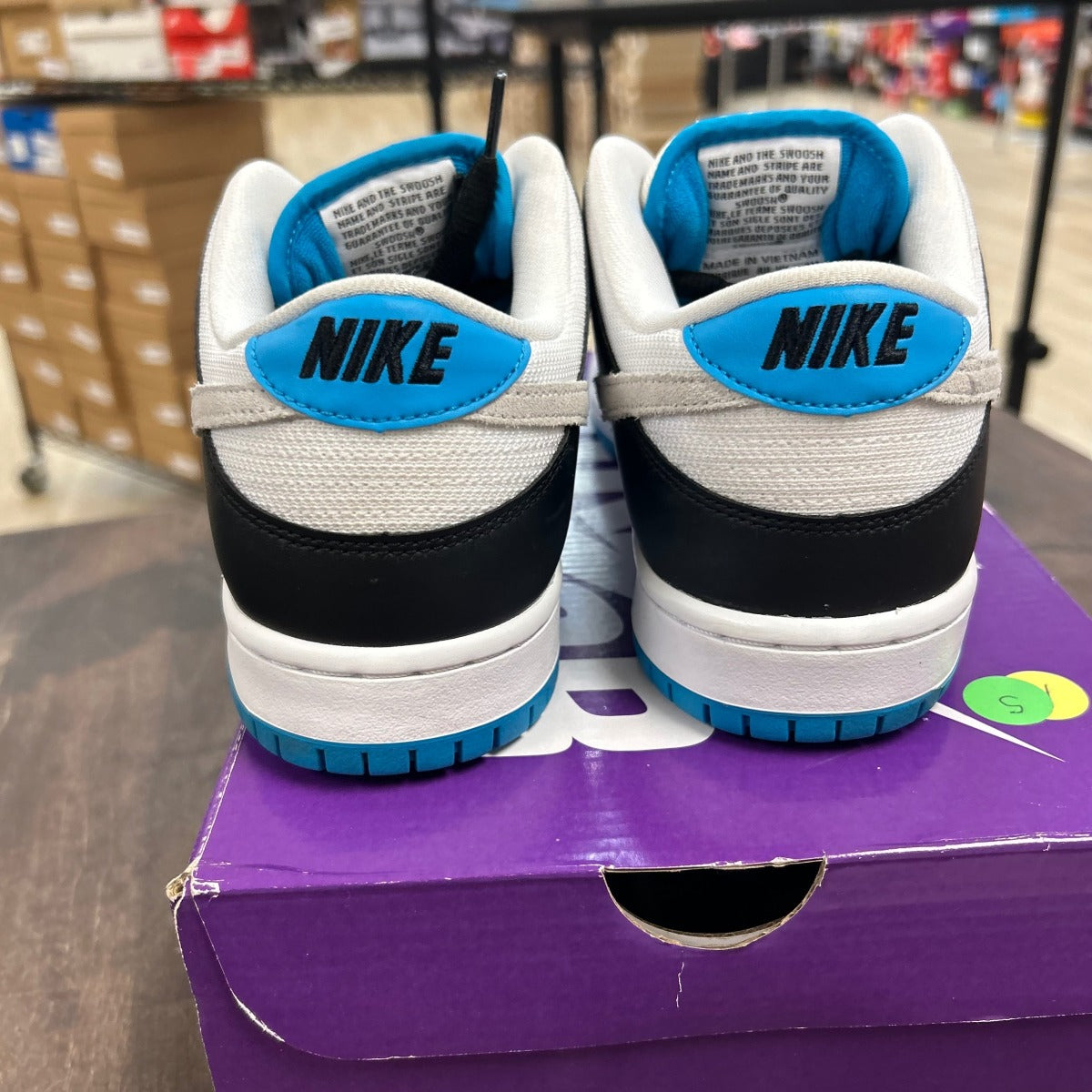 Nike SB Dunk Low Laser Blue - Image 4