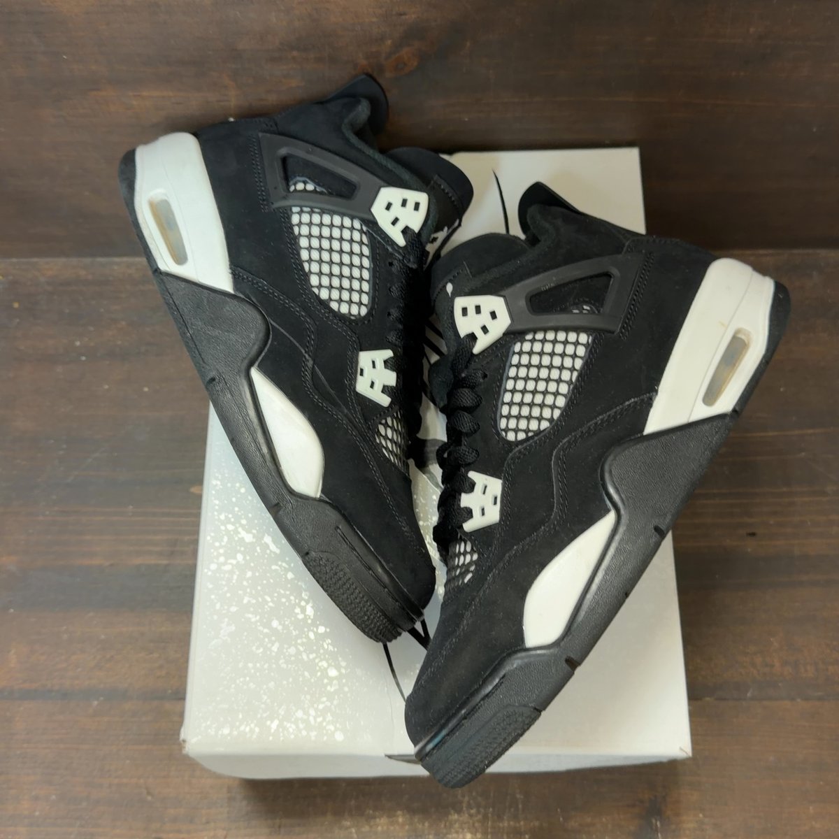 Jordan 4 Retro White Thunder (GS) Size 6.5Y (Pre-Owned) - back