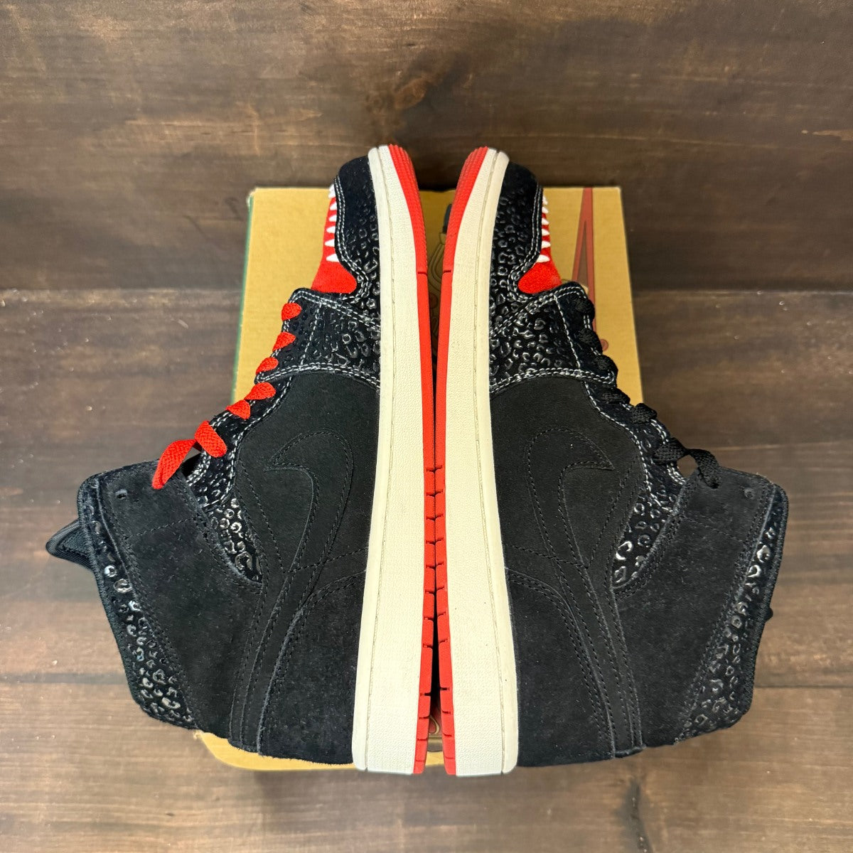 Jordan 1 Mid SE Siempre Familia - Image 4