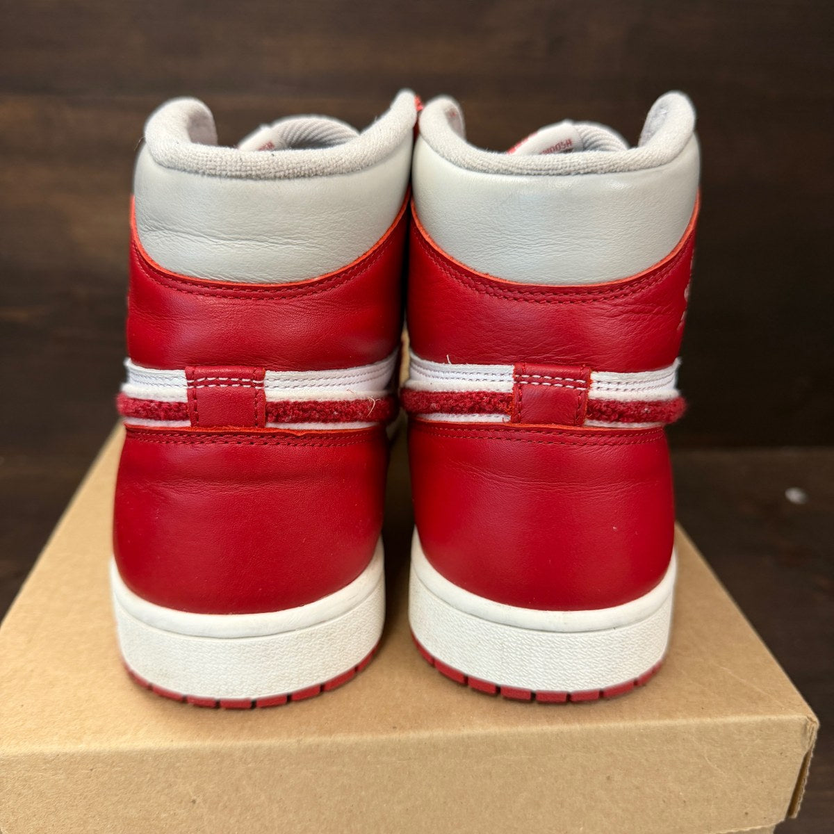 Jordan 1 Retro High OG Varsity Red (Women's) Size 8.5W (Pre-Owned) - Image 4