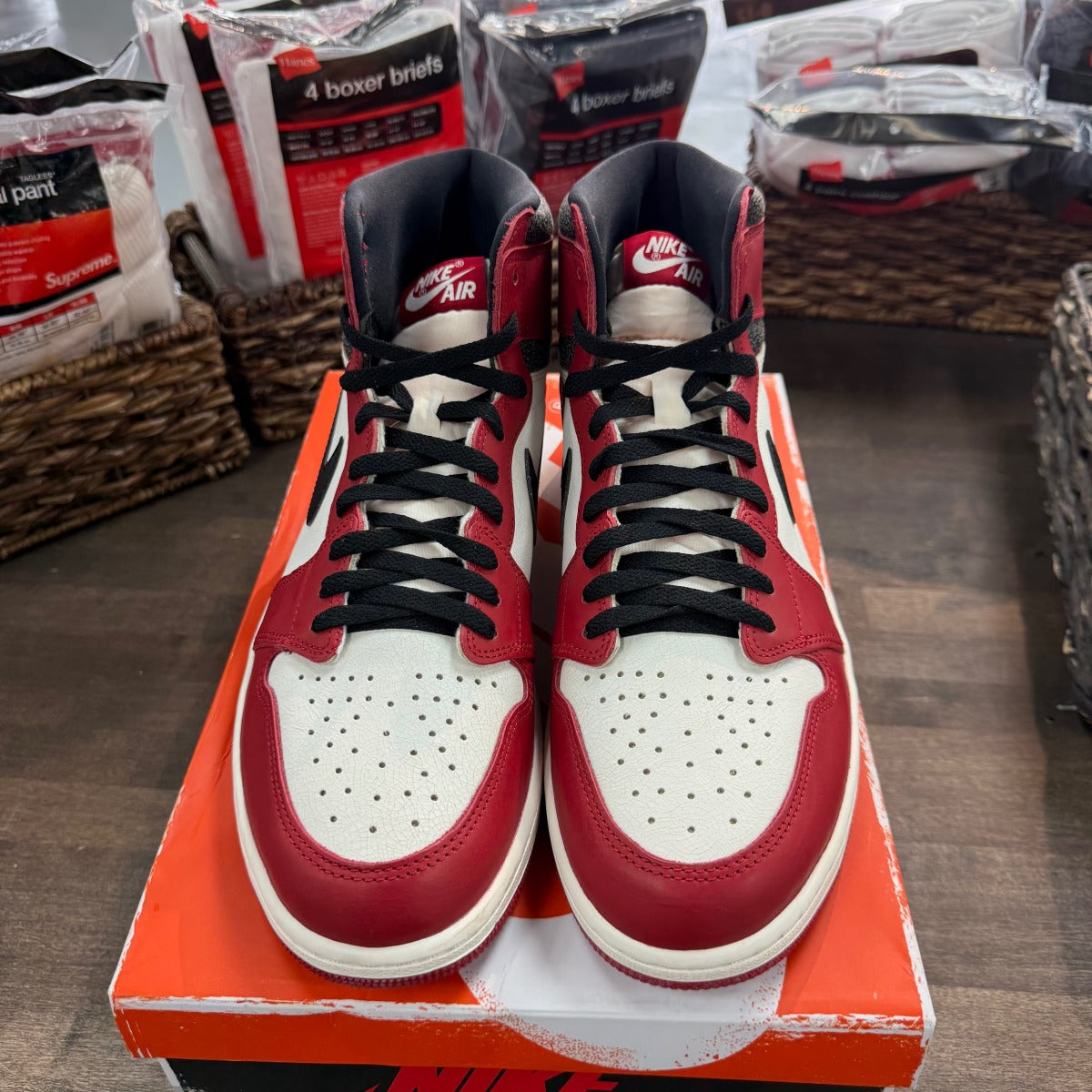 Jordan 1 Retro High OG Chicago Lost and Found Size 13 (Pre-Owned) - Image 3