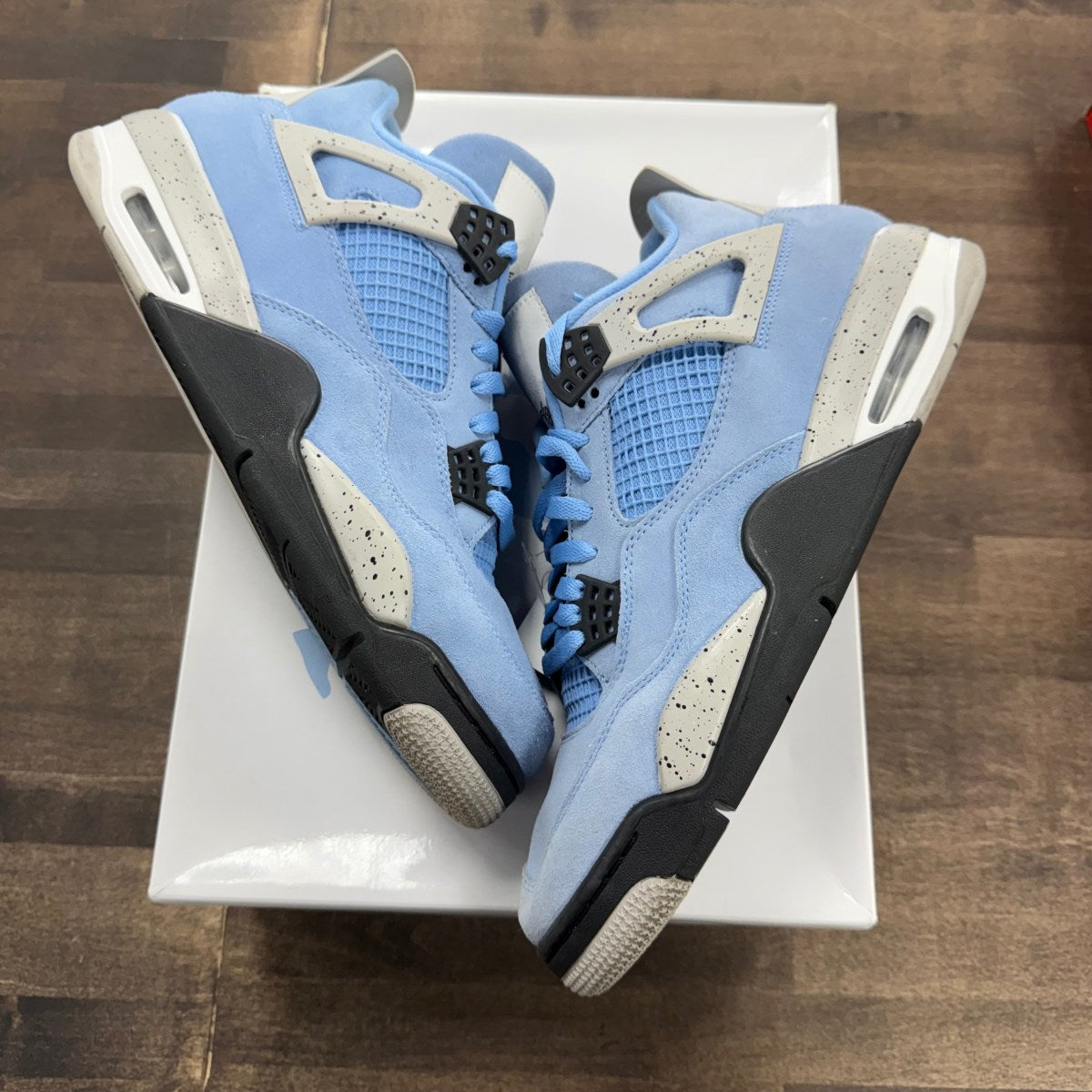 Jordan 4 Retro University Blue - Image 1