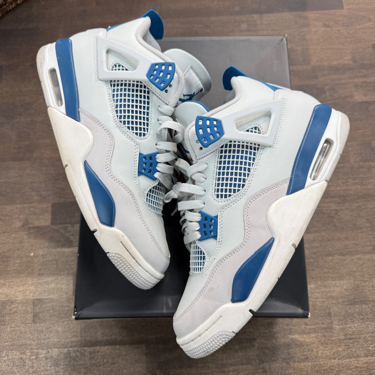 Jordan 4 Retro Military Blue (2024) - Image 1