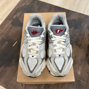 New Balance 9060 Rain Cloud Grey Size 4.5 (Pre-Owned) - Image 2