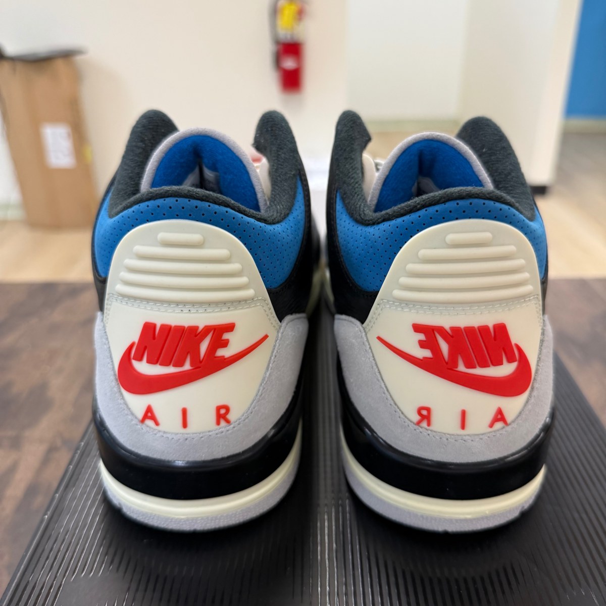 Jordan 3 Retro OG Rare Air - Image 3