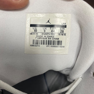 Jordan 13 Retro OG Chicago (2017) Size 10 (Pre-Owned) - aux