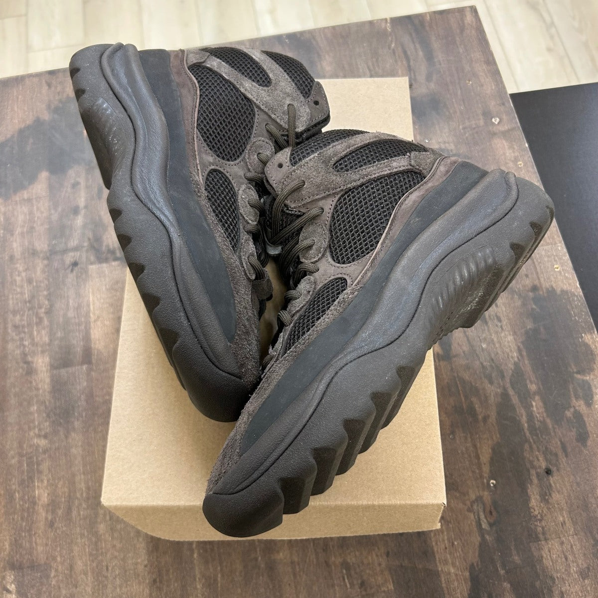 adidas Yeezy Desert Boot Oil Size 9.5 (Pre-Owned) - Image 1