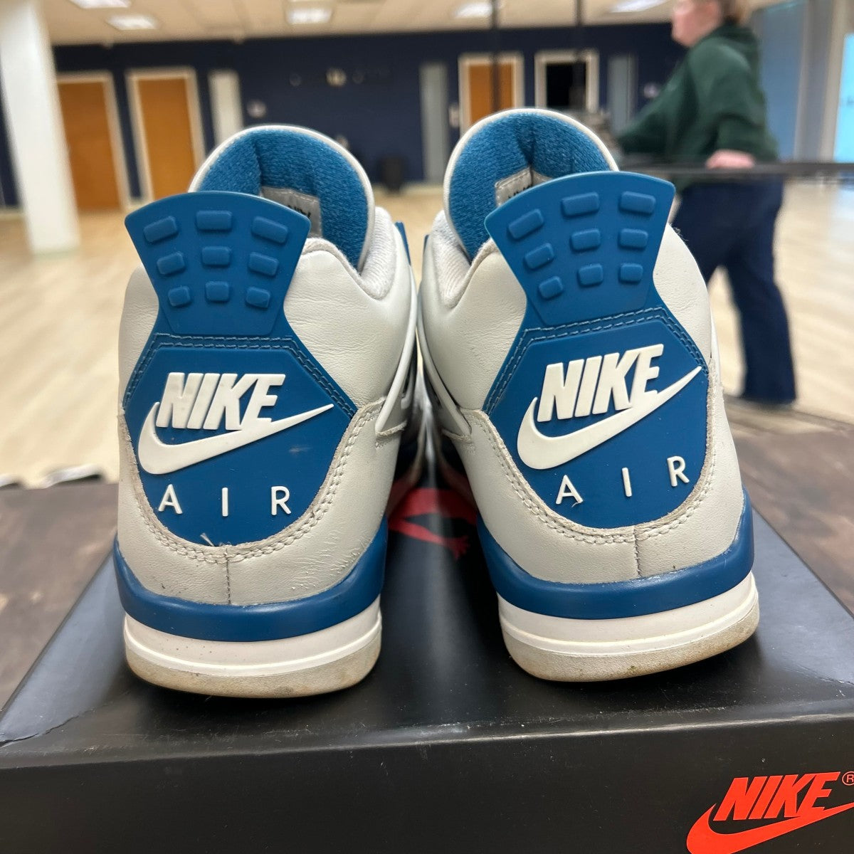 Jordan 4 Retro Military Blue (2024) - Image 4