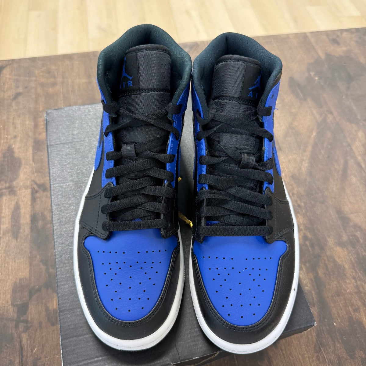 Jordan 1 Mid Hyper Royal Tumbled Leather - Image 2