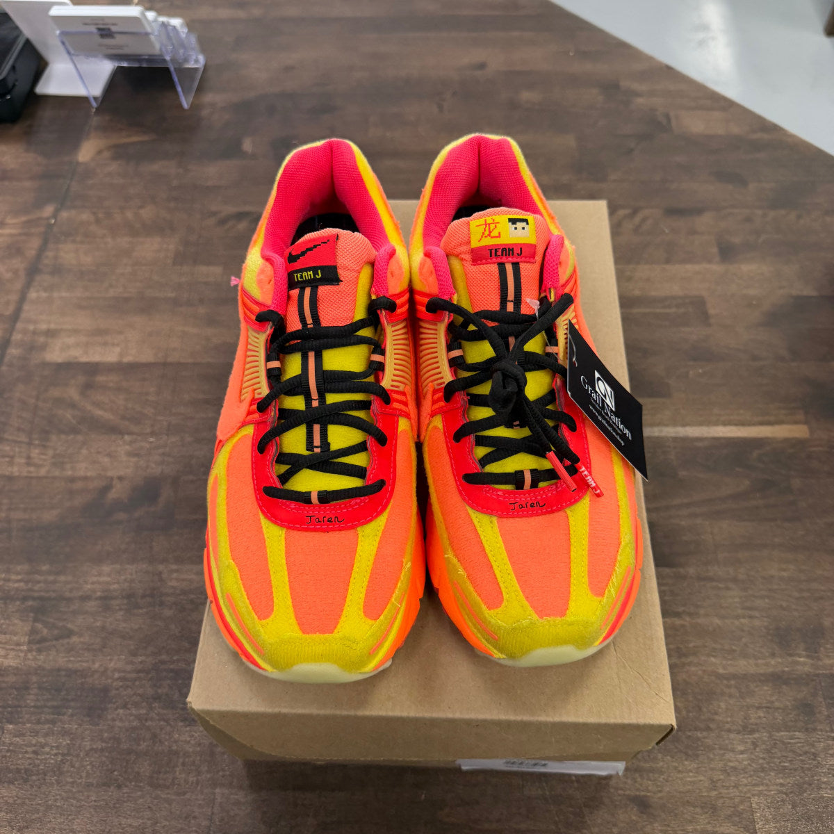 Nike Zoom Vomero 5 Doernbecher Size 9 (Pre-Owned) - Image 2
