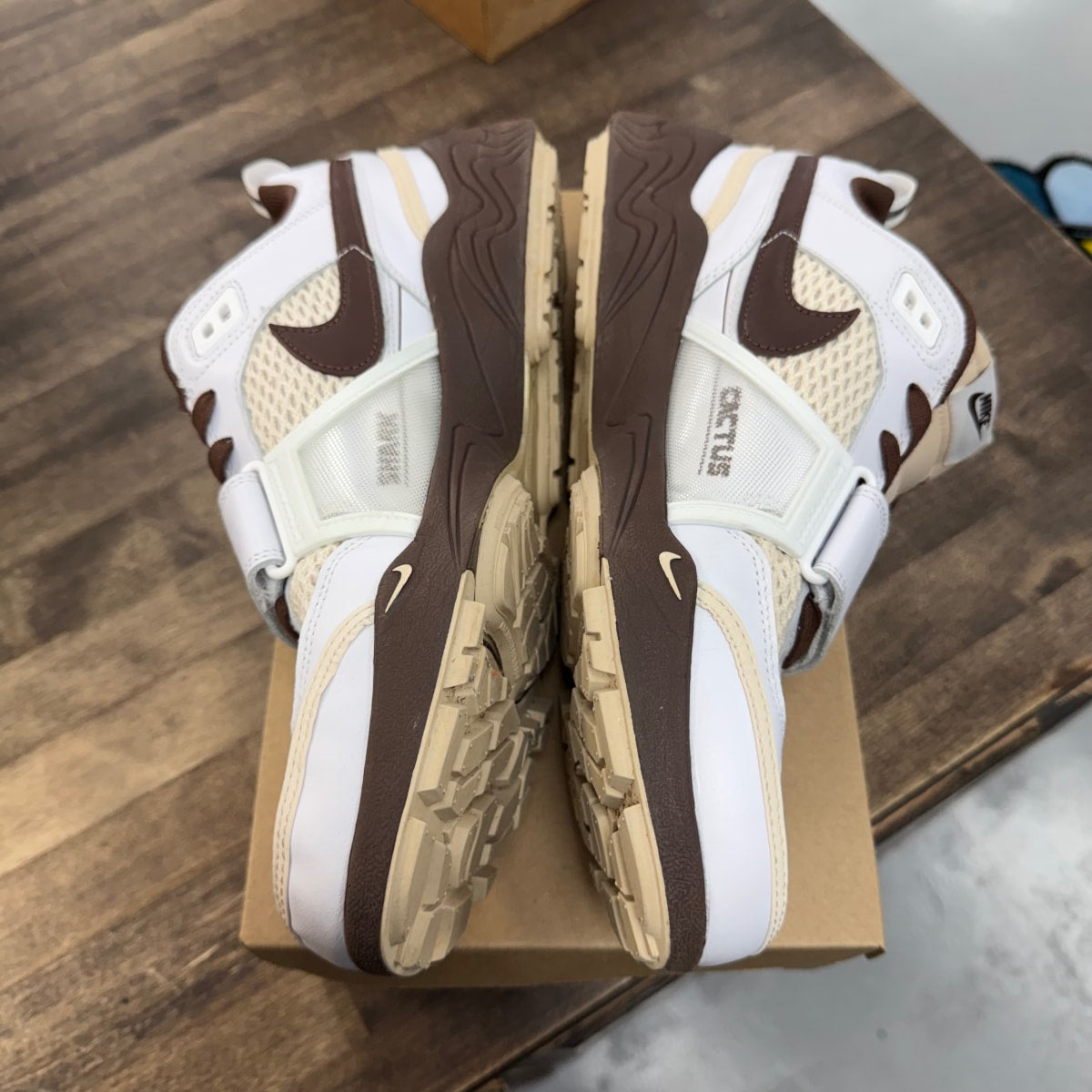 Nike Zoom Field Jaxx Travis Scott Light Chocolate - Image 3