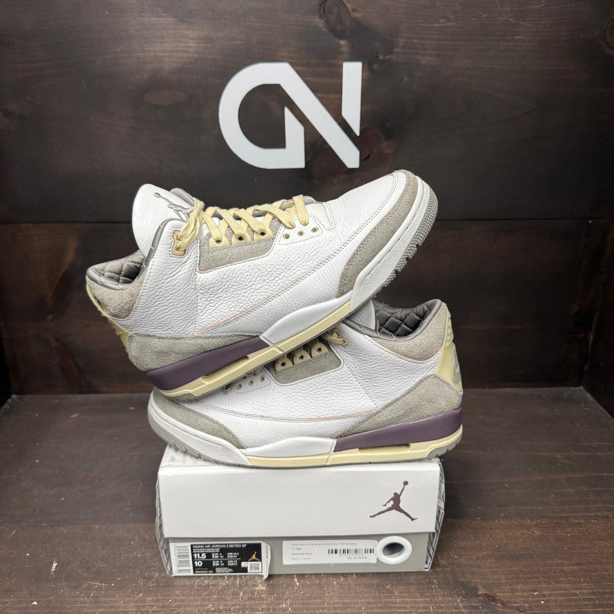 Jordan 3 Retro SP A Ma Maniére (Women's) Size 11.5W (Pre-Owned) - front