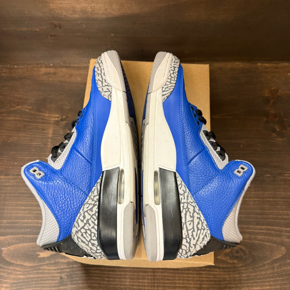 Jordan 3 Retro Varsity Royal Cement Size 11 (Pre-Owned) - Image 6