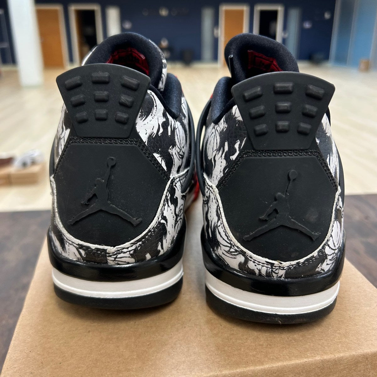 Jordan 4 Retro Tattoo (2018) Size 10 (Pre-Owned) - Image 4