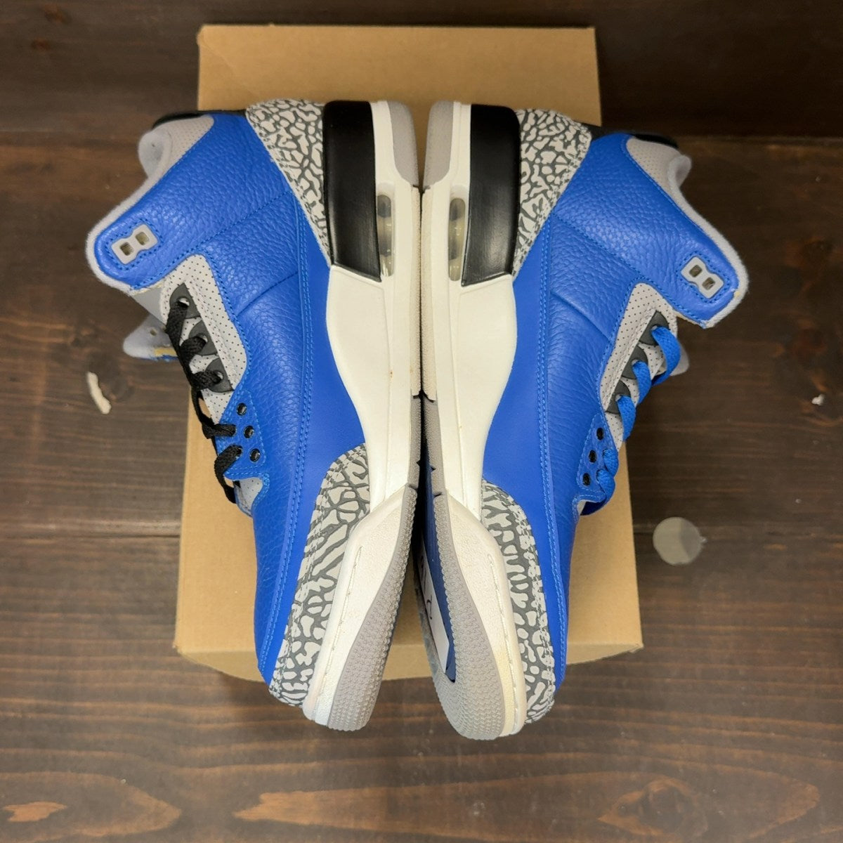 Jordan 3 Retro Varsity Royal Cement Size 11 (Pre-Owned) - Image 4