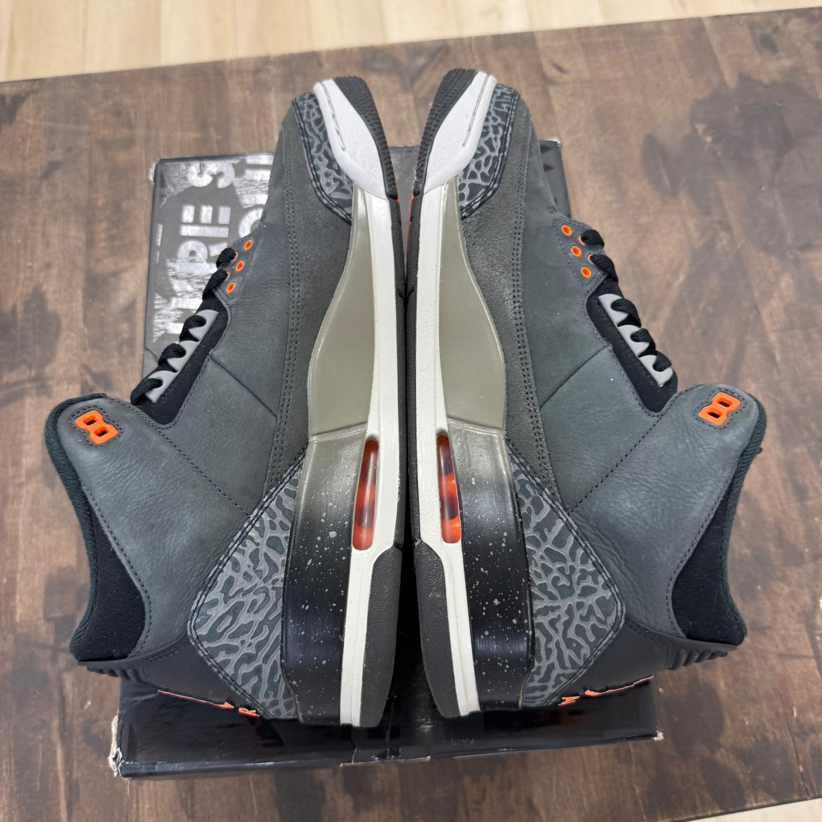 Jordan 3 Retro Fear Pack (2023) Size 12 (Pre-Owned) - Image 3