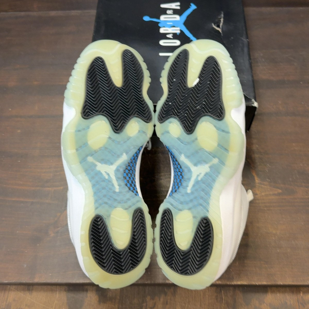 Jordan 11 Retro Low Legend Blue - Image 8