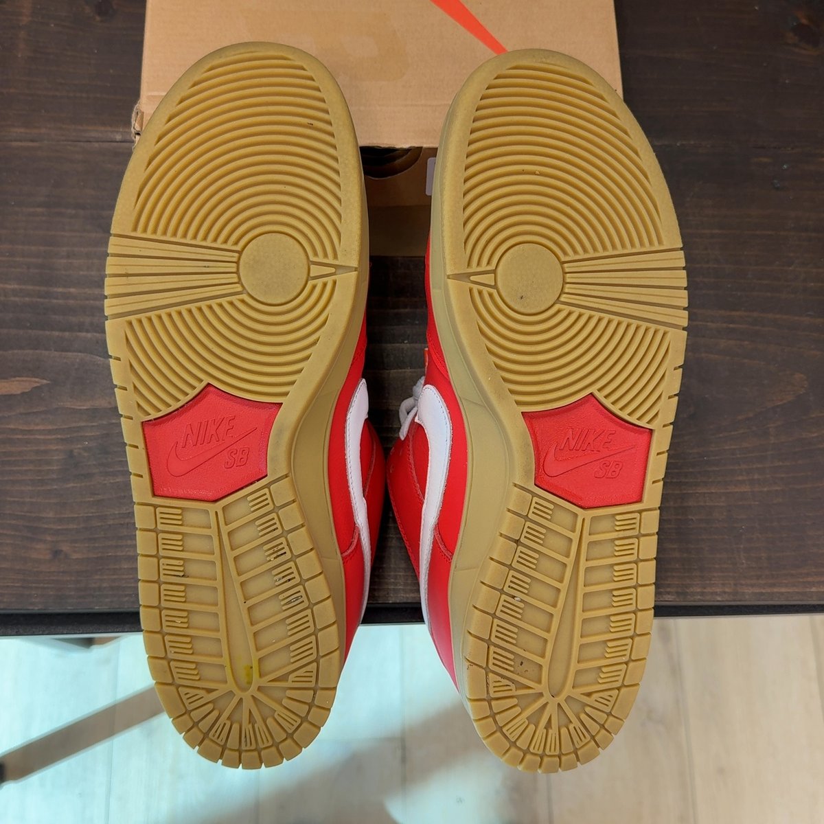 Nike SB Dunk Low University Red Gum Size 13 (Pre-Owned) - aux