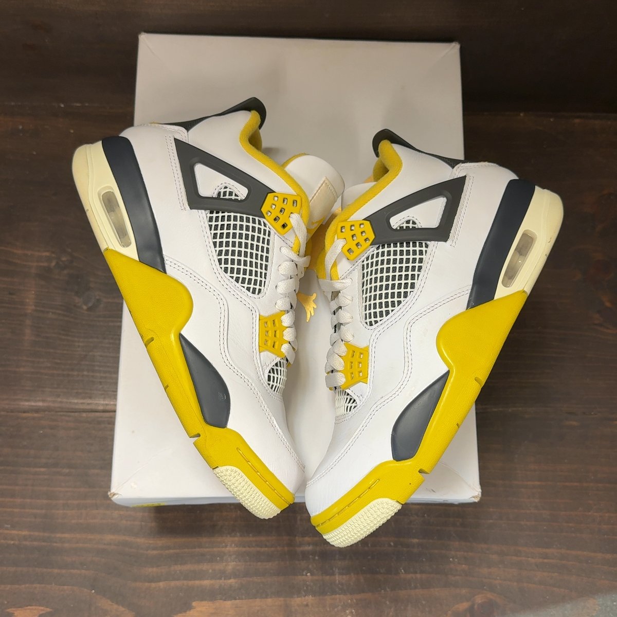 Jordan 4 Retro Vivid Sulfur (Women's) Size 8.5W (Pre-Owned) - back