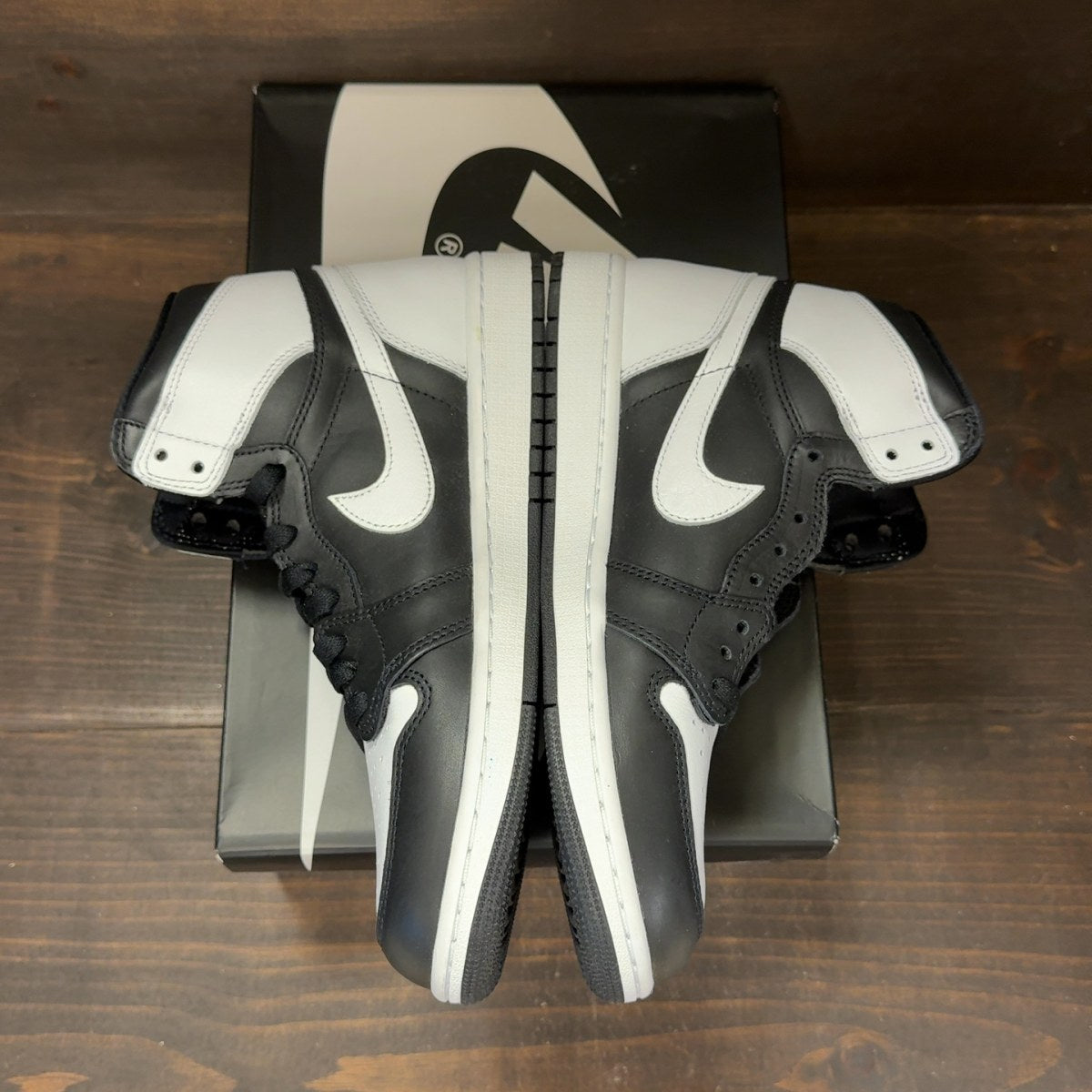 Jordan 1 Retro High OG Black White Size 9 - Image 4