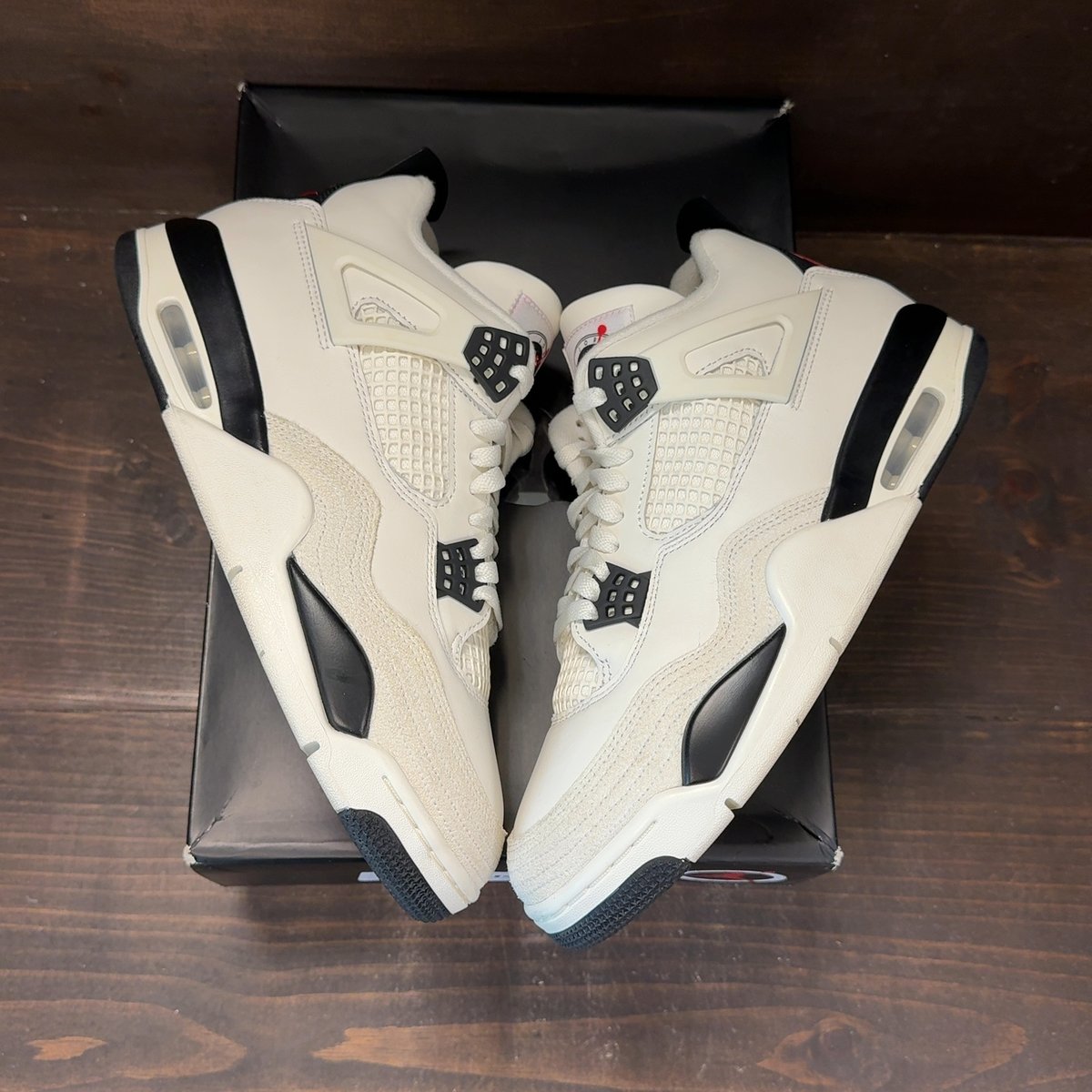 Jordan 4 Retro OG Flight Club Size 10 (Pre-Owned) - back