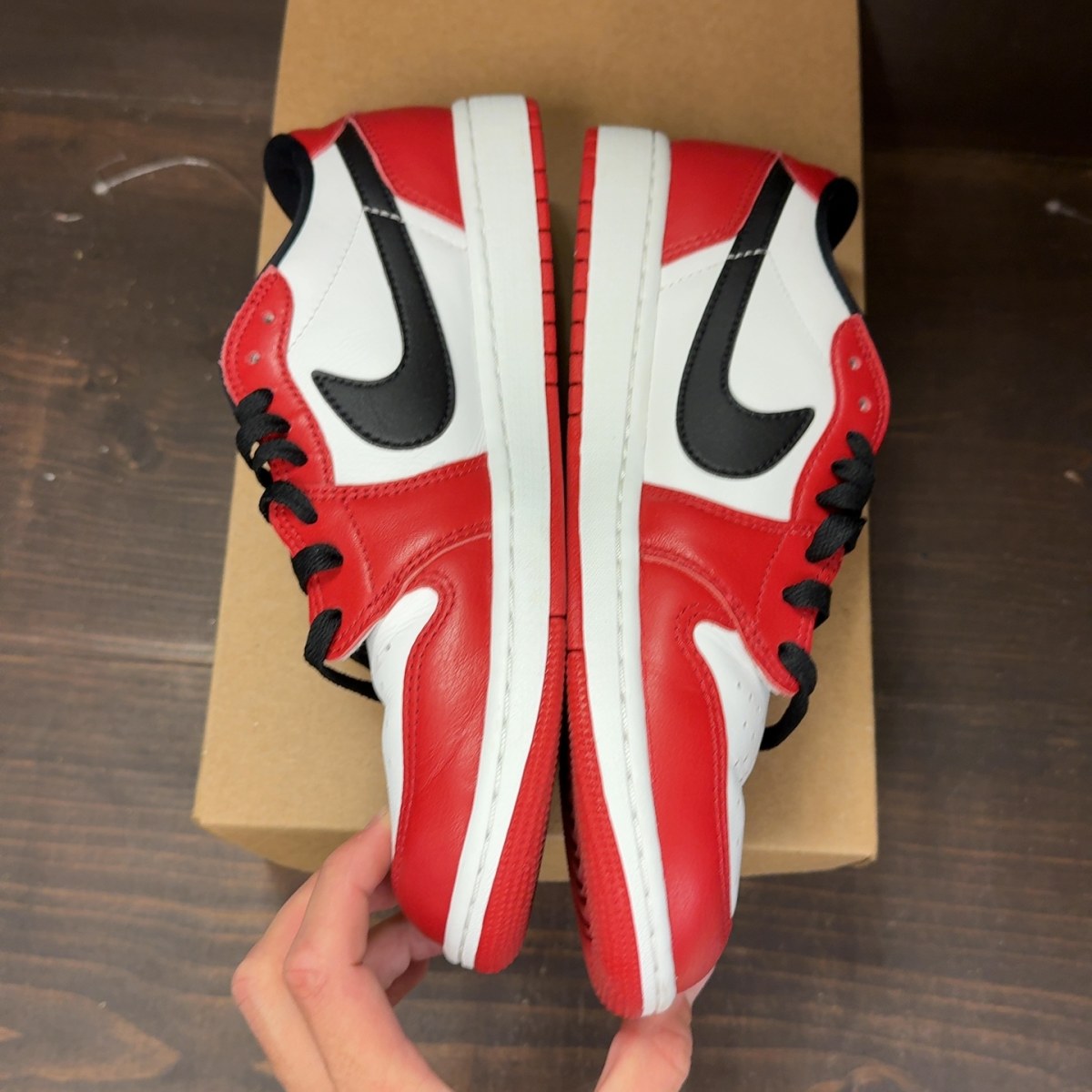 Jordan 1 Retro Low OG Chicago (2025) Size 9 (Pre-Owned) - Image 4