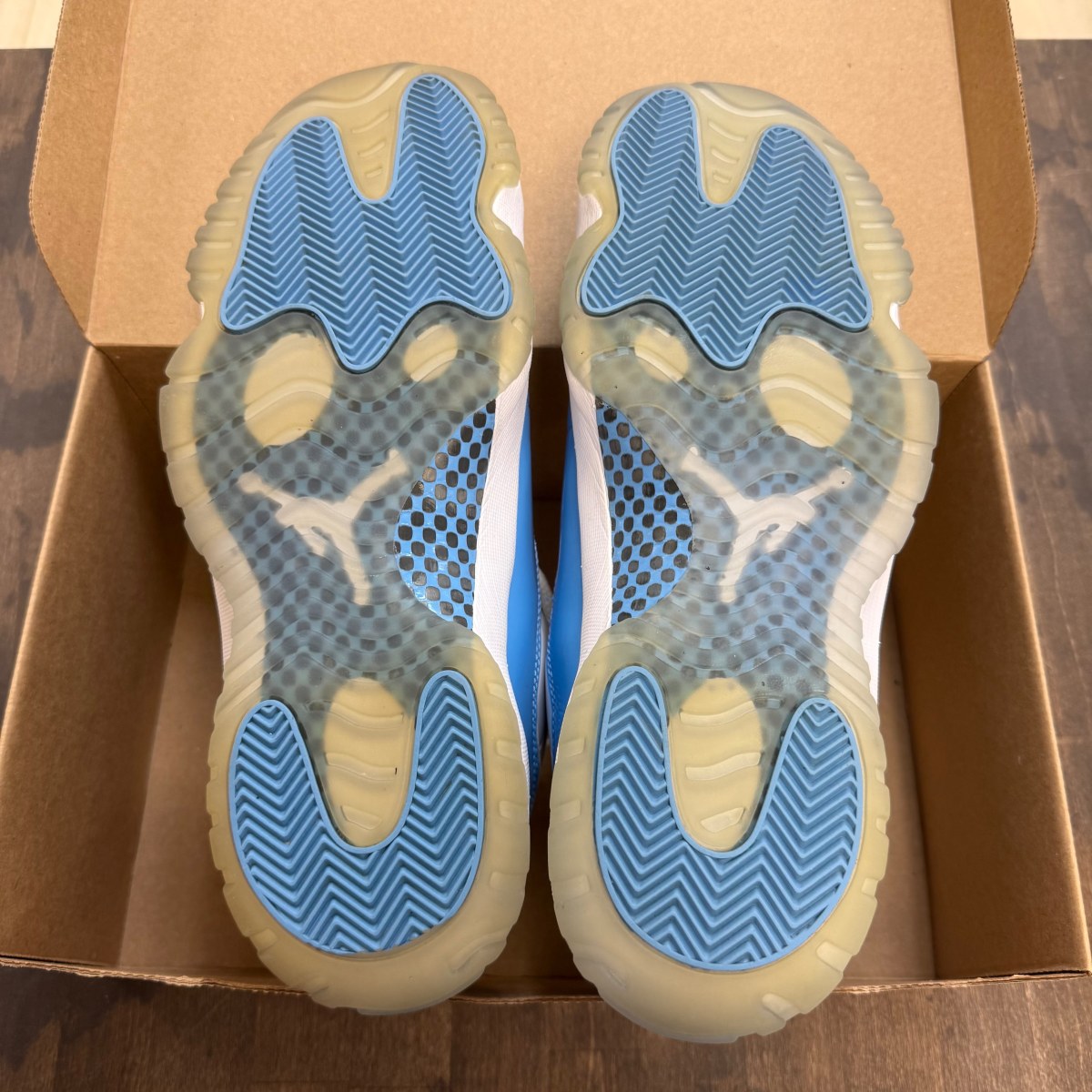 Jordan 11 Retro Low University Blue (2017) Size 12 (Pre-Owned) - Image 6