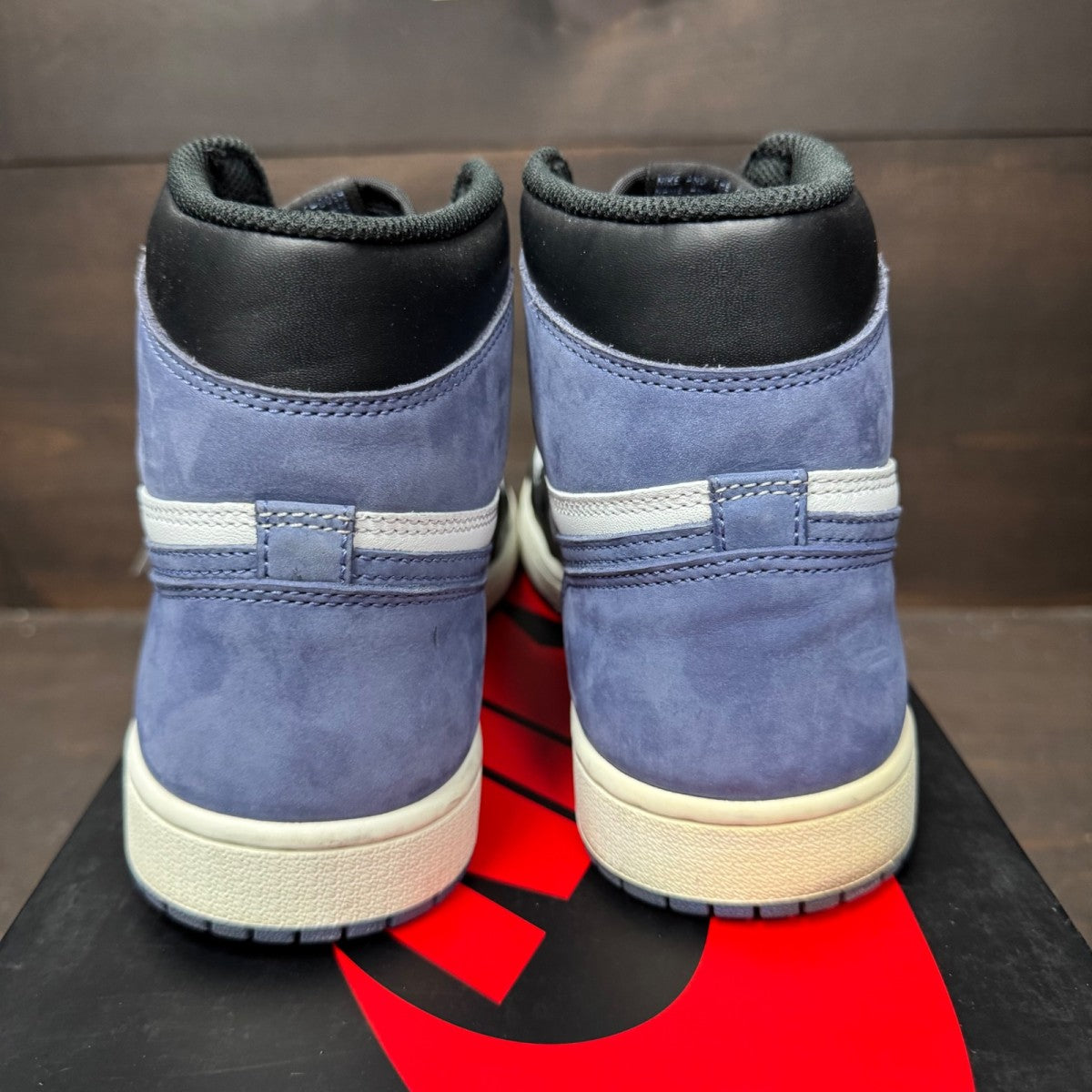 Jordan 1 Retro High Blue Moon Size 9 (Pre-Owned) - sole