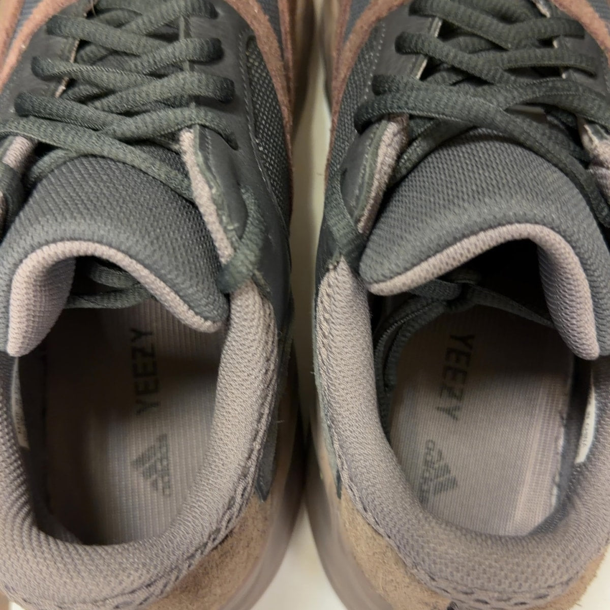 adidas Yeezy Boost 700 Mauve Size 8 (Pre-Owned) - aux