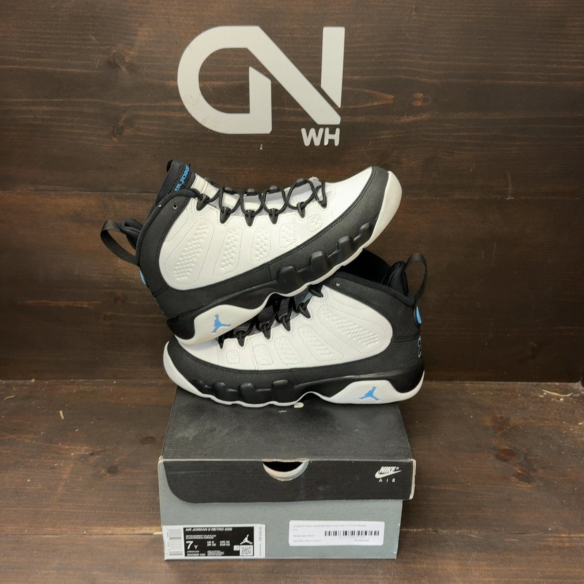 Jordan 9 Retro University Blue (GS) Size 7Y (Pre-Owned) - front