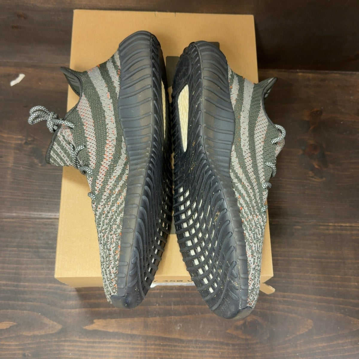 adidas Yeezy Boost 350 V2 Carbon Beluga - Image 4