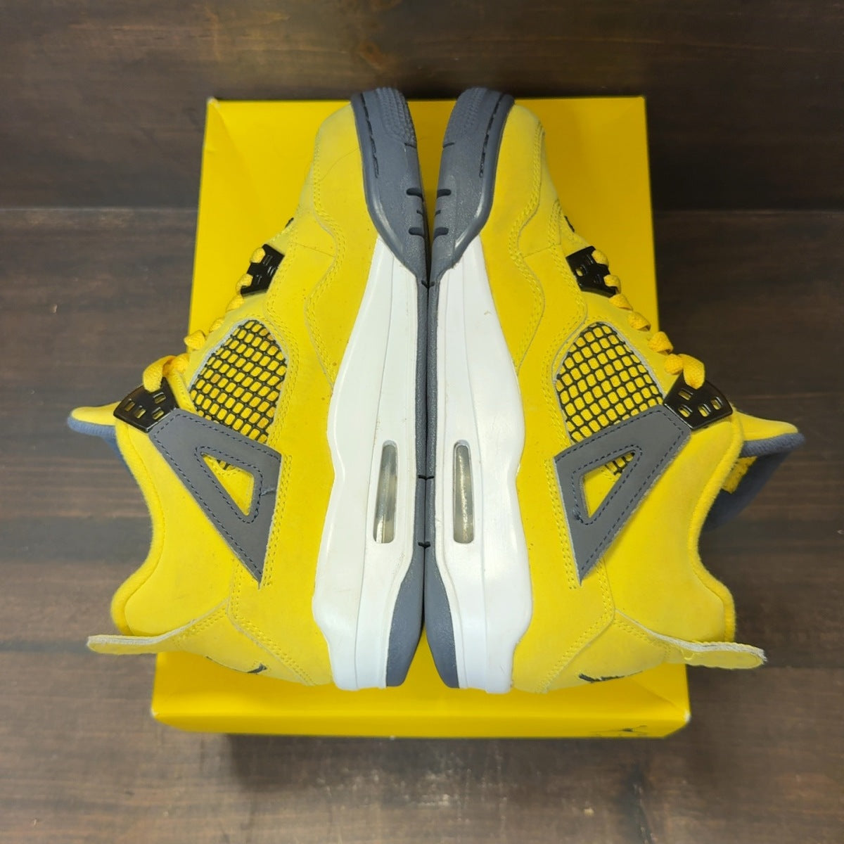 Jordan 4 Retro Lightning (2021) (GS) - Image 6