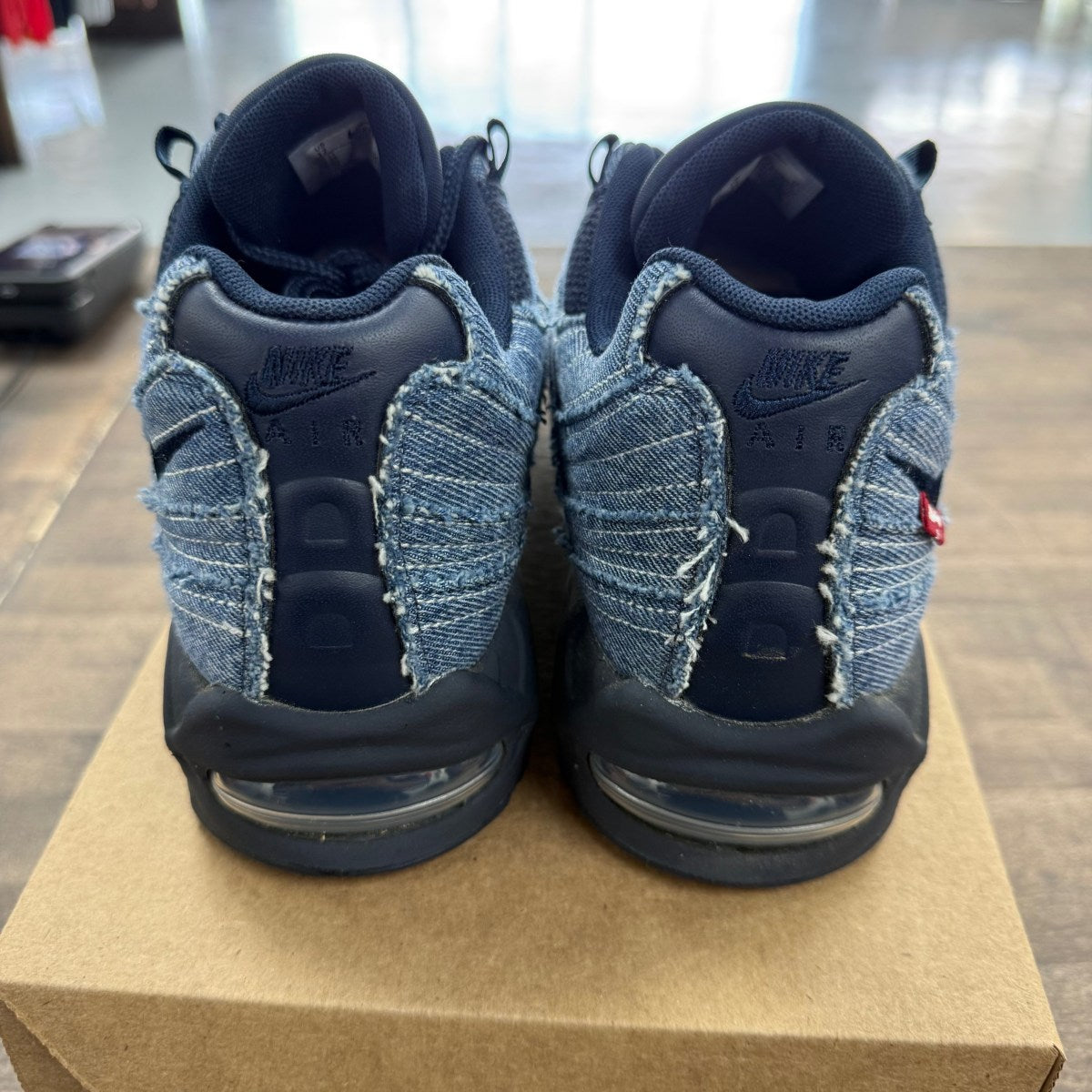 Nike Air Max 95 OG Levis Obsidian - Image 4