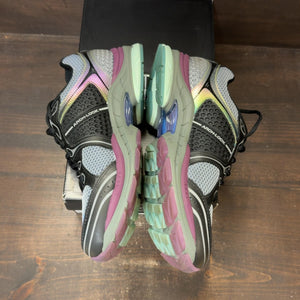 Saucony ProGrid Triumph 4 Winter Solstice Holographic Size 8.5 (Pre-Owned) - aux