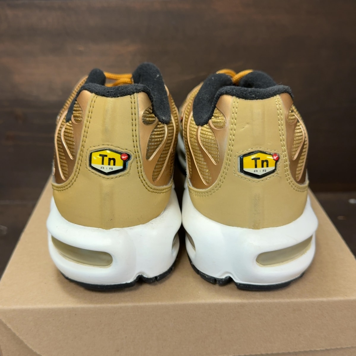 Nike Air Max Plus Metallic Gold (2018) Size 9.5 (Pre-Owned) - Image 5
