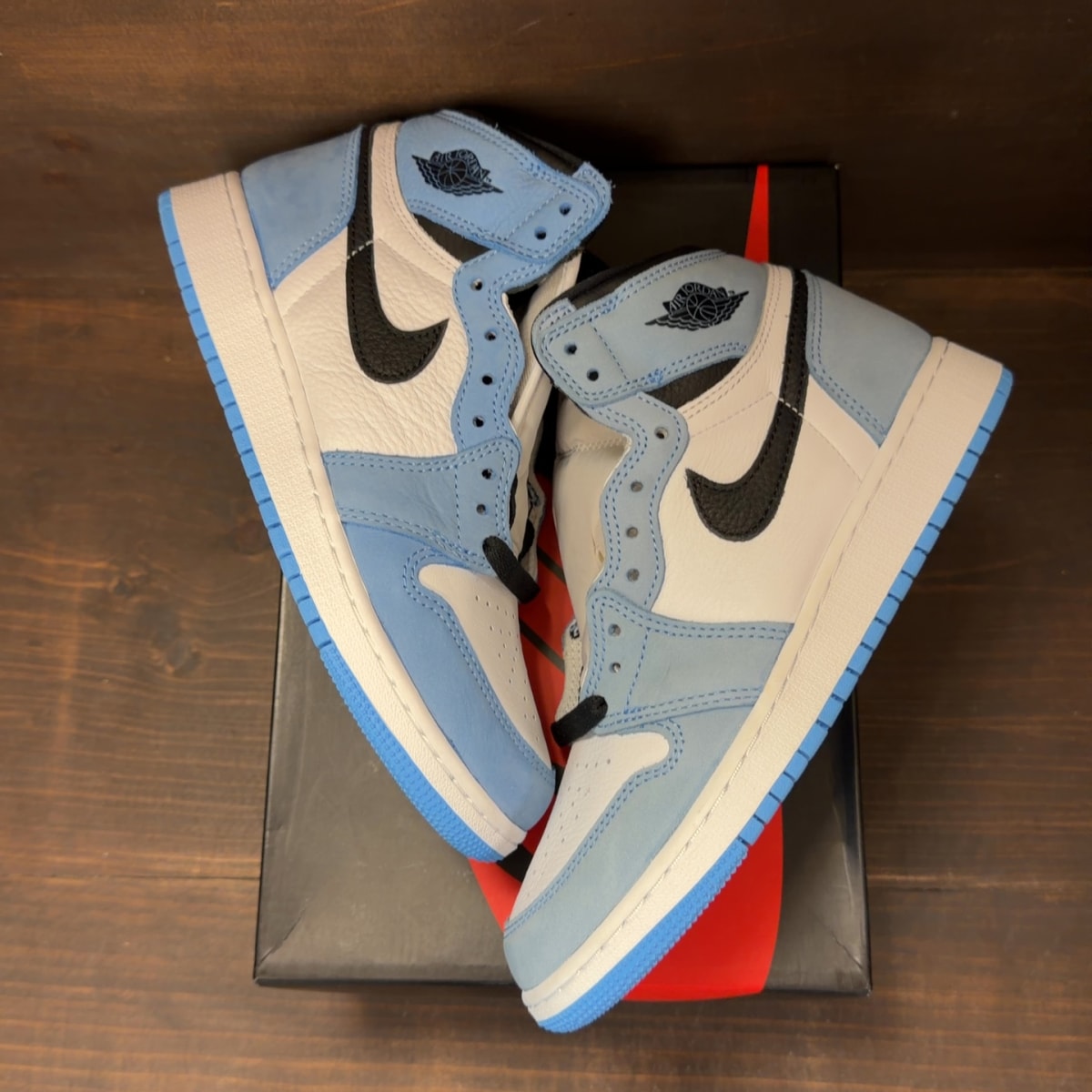 Jordan 1 Retro High OG University Blue (GS) Size 6Y (Pre-Owned) - back