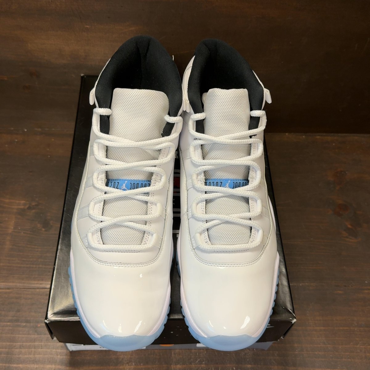 Jordan 11 Retro Legend Blue (2024) Size 12 (Pre-Owned) - tag